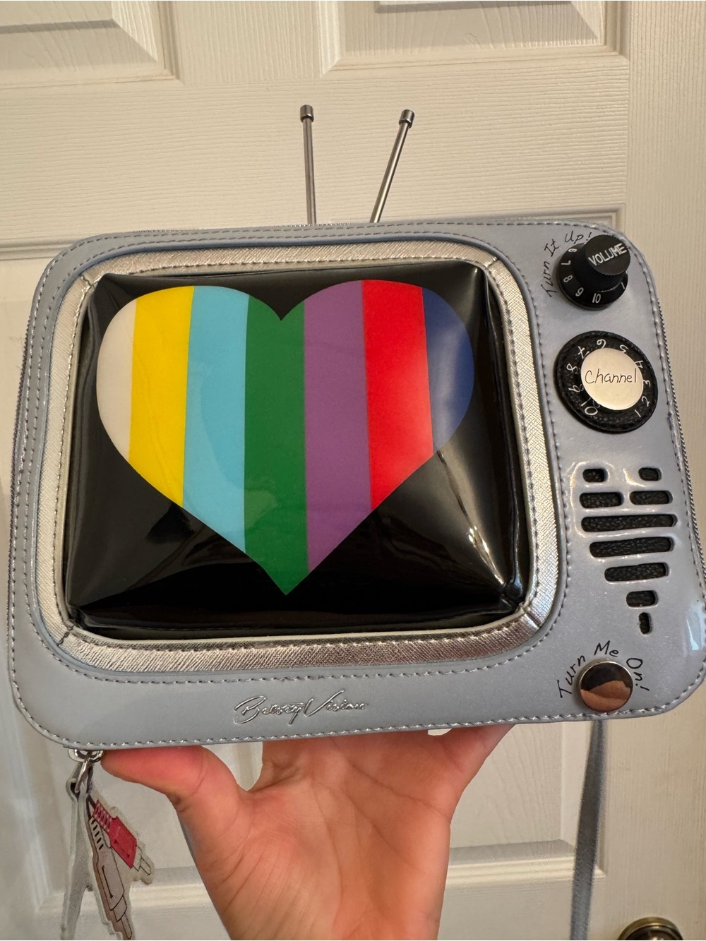 Betsey Johnson TV bag - Picture 7 of 7